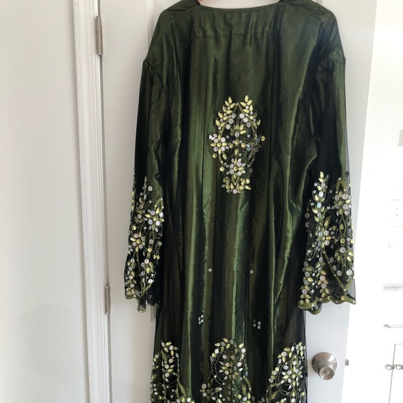 Beautiful green gem abaya - Picture 6 of 7